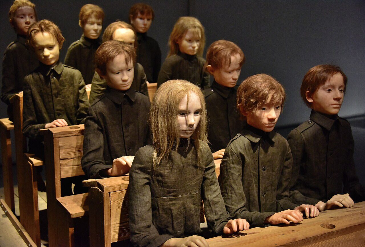 Kinderschreibtisch höhenverstellbar — Nieheim