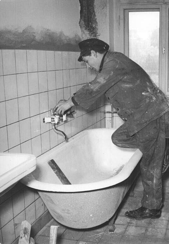 Plumbing installer: bathroom, heating, pipes — Gernsbach