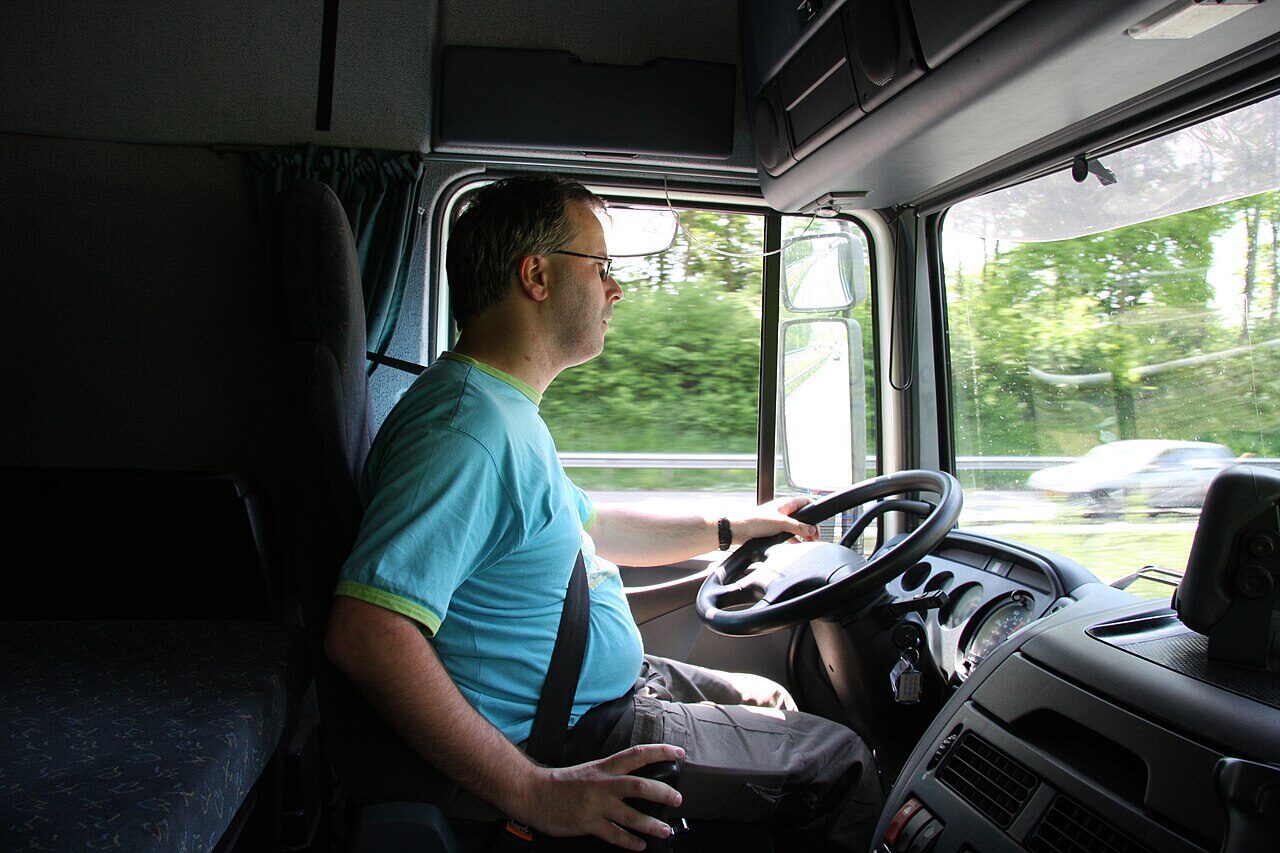 Delivery driver B is looking for a job/orders — Triptis