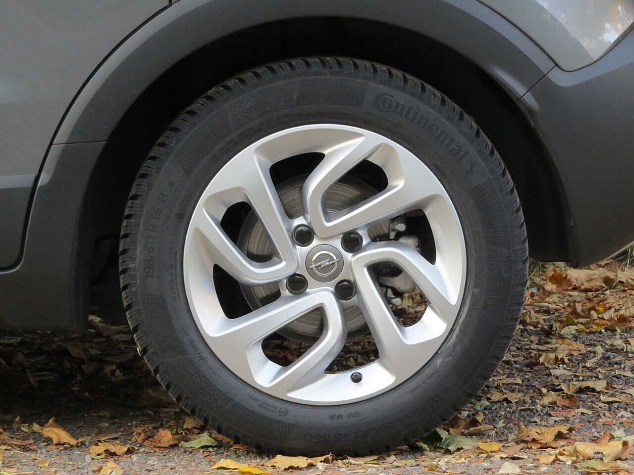 Winterreifen-Satz 205/55 R16 auf Felgen