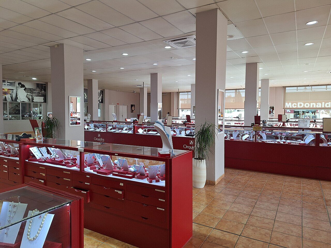 Verkauf: laufender Kiosk im Zentrum